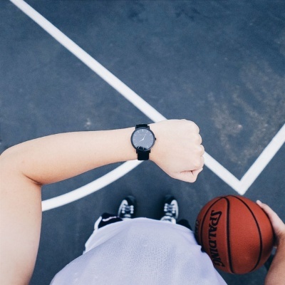 PxHere. Tiempo y básquetbol (Dominio público)