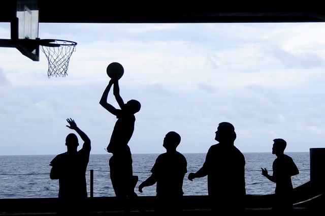 Adolescentes en el basket