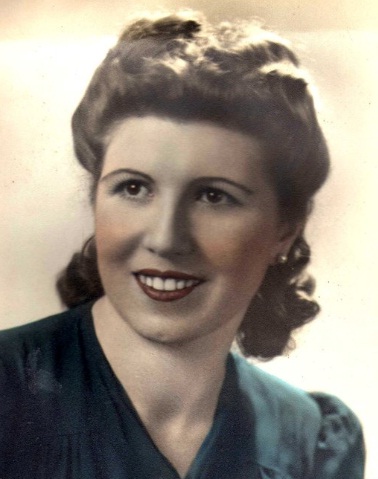 Retrato de mujer en blanco y negro, coloreado manualmente