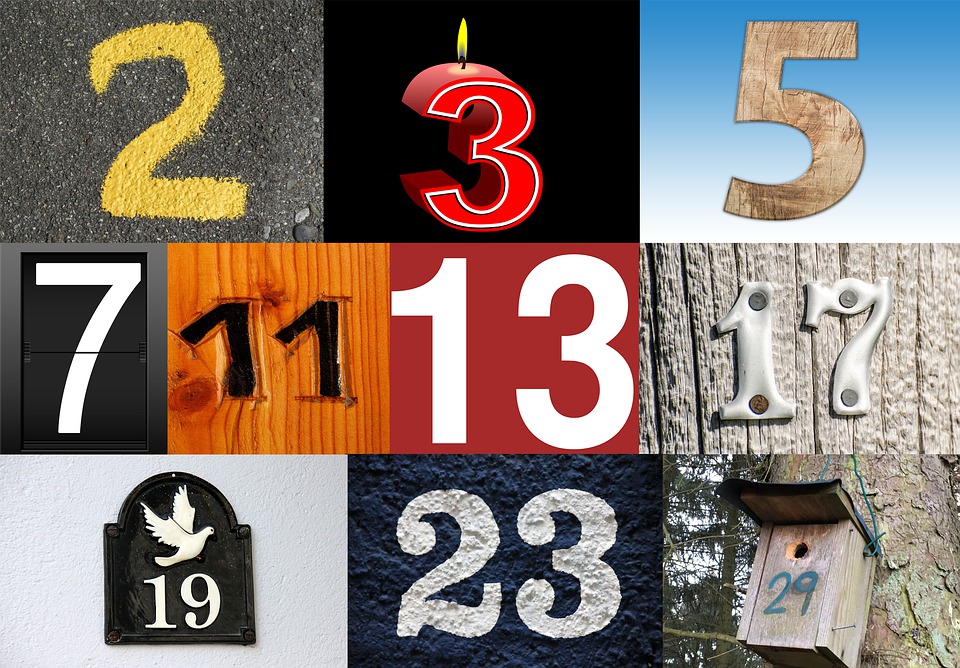 Fotografía con números primos (2, 3, 5, 7, 11, 13, 17, 19, 23 y 29)