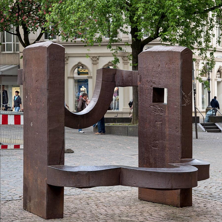 Eduardo Chillida. Escultura abstracta. 