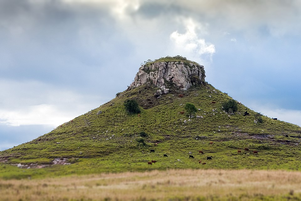 Vista del Cerro Batoví localizado en el departamento de Tacuarembó