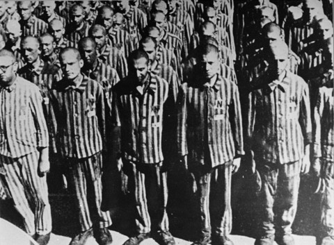Prisioneros en campo de concentración nazi