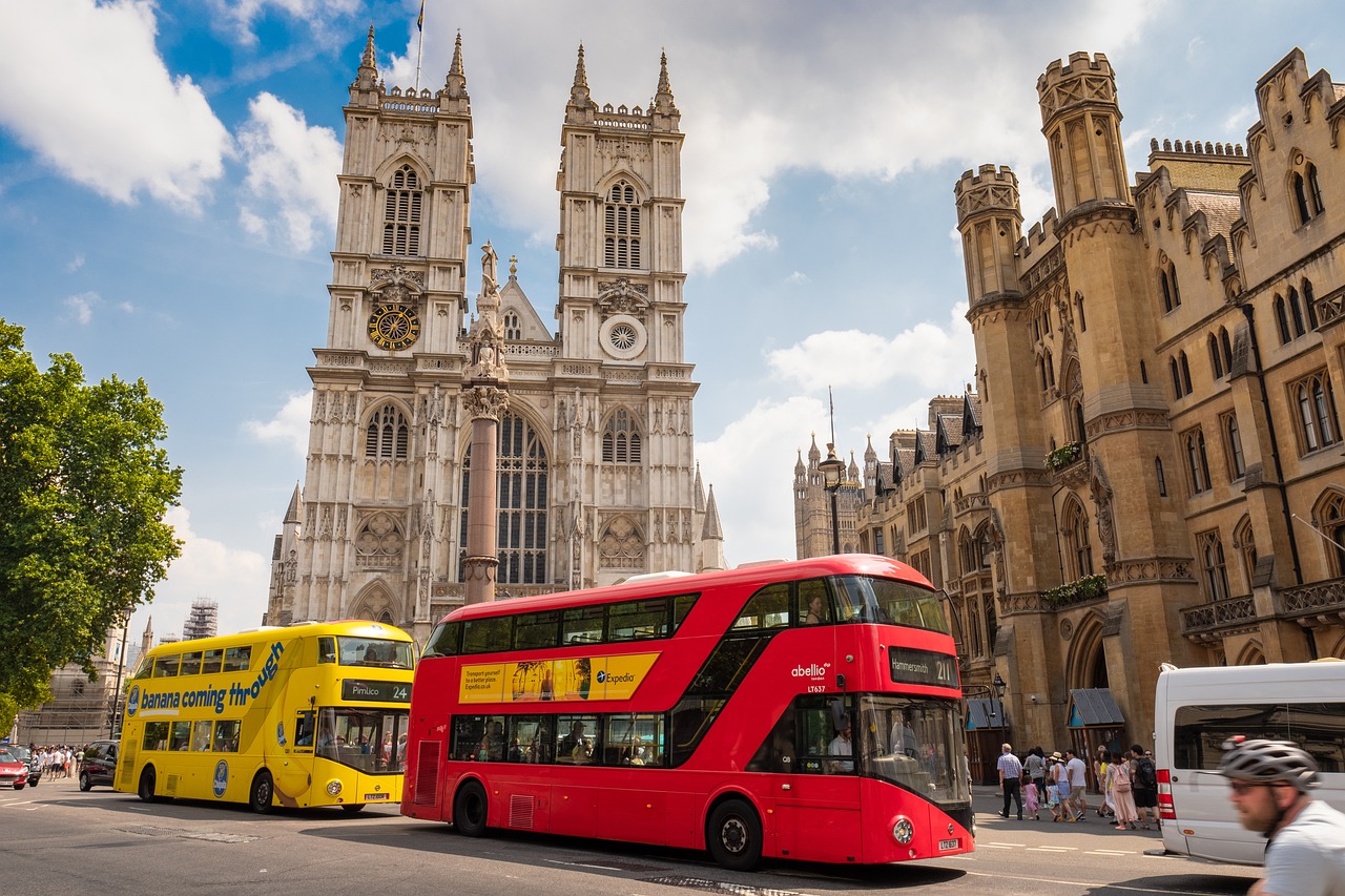 Autobús en Londres frente a la capilla