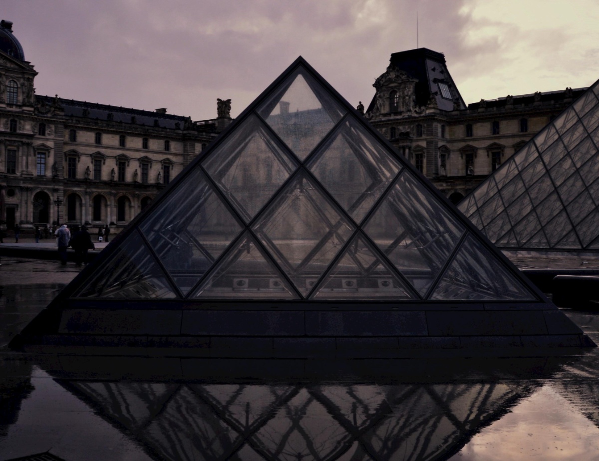 Museo Del Louvre, París