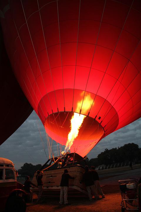 Encendido de un globo aerostatico