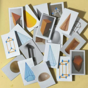 Cacería de figuras del espacio. Juego